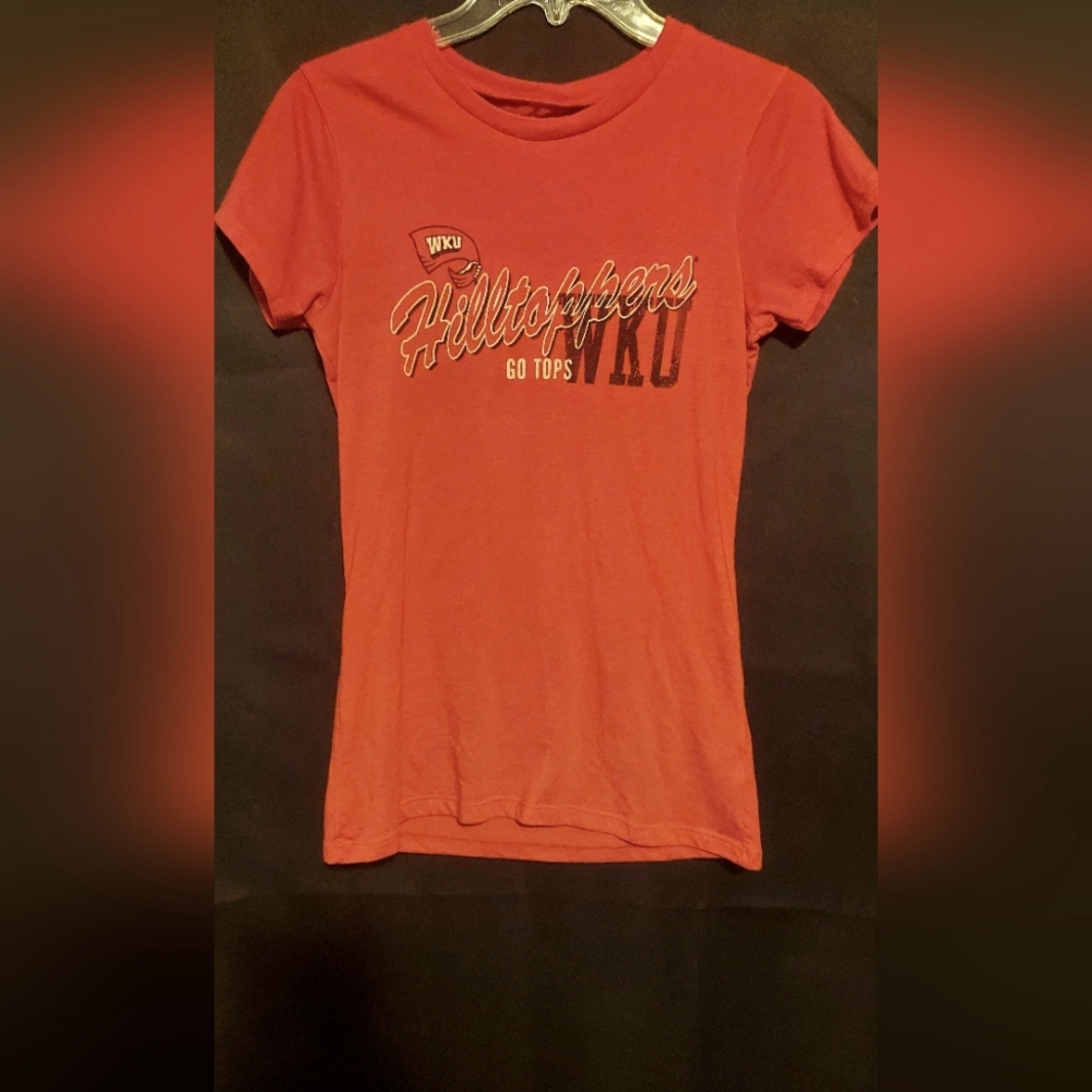 Hilltoppers tshirt in good condition.